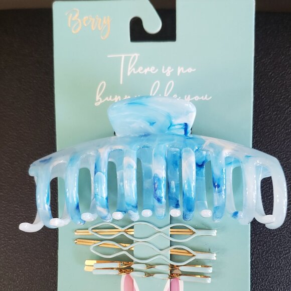 BERRY Accessories - Berry Large Blue Tie Dye Clip & 4 Decorative Bobby Pins -BRAND NEW ON CARD